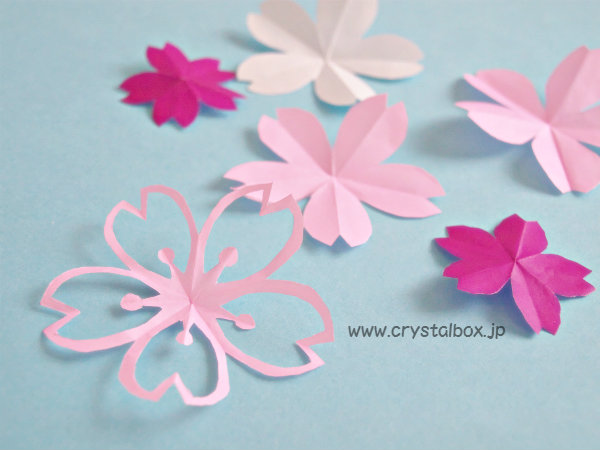 折り紙で簡単に作れる桜の切り紙2種 見たものクリップ